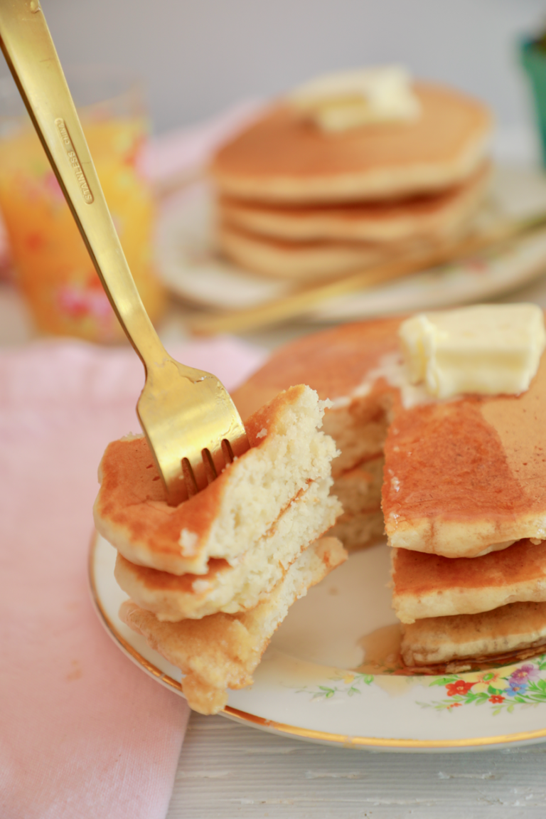 Perfect Buttermilk Pancakes Recipe (with Video and Instructions)