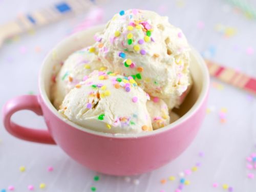 Wizz Fizz frozen yoghurt cake recipe
