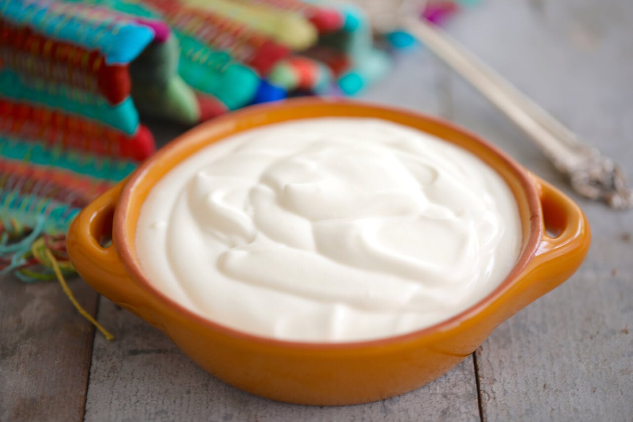 Easy 4-Ingredient Vegan Sour Cream (Dairy Free)