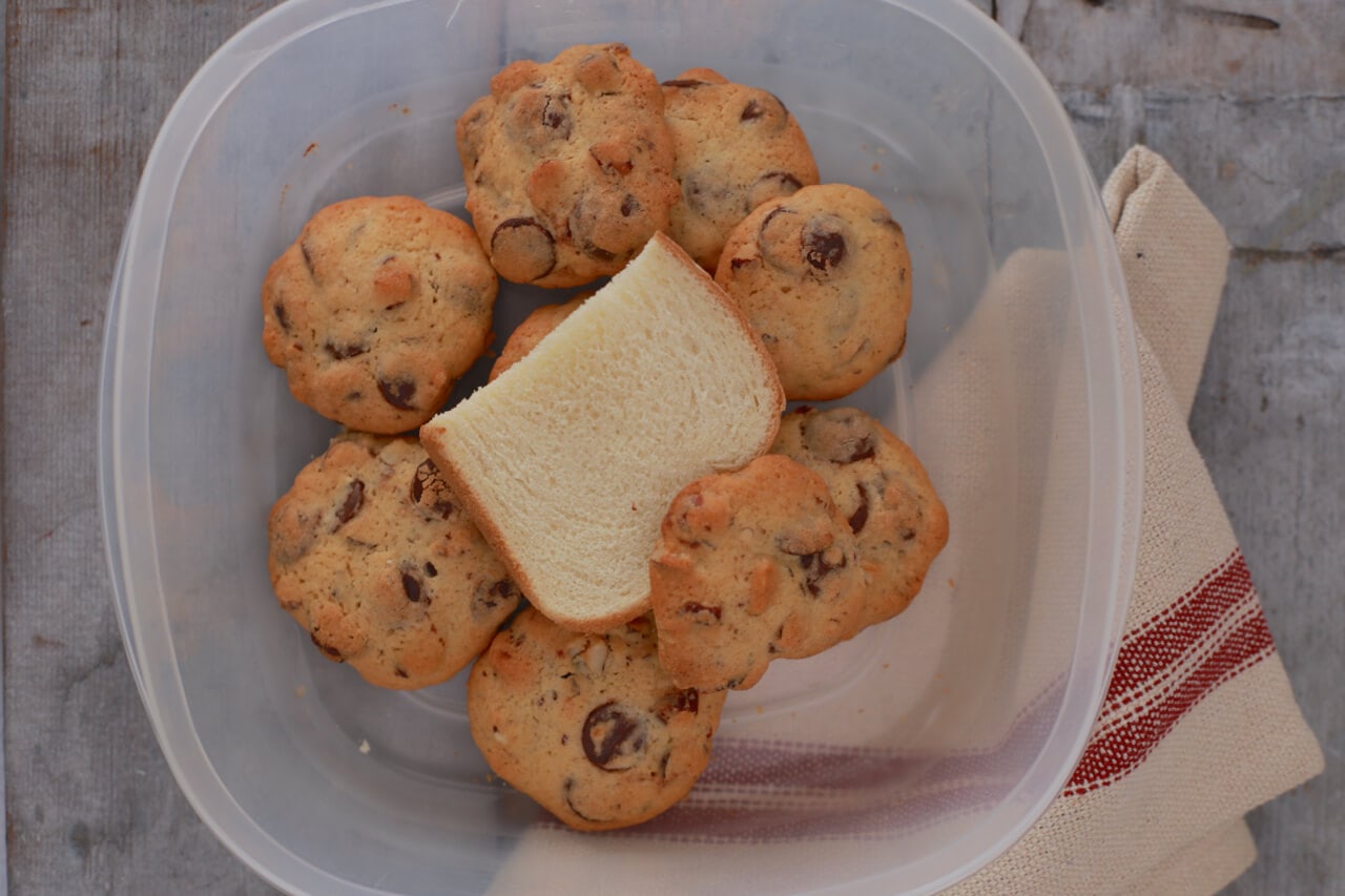 These Rubbermaid Containers Helped Keep My Famous Chocolate Chip Cookies  Fresh for Days