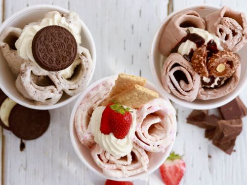 Ice Cream Rolls  Vanilla & Brownie / Fried Thailand Ice Cream