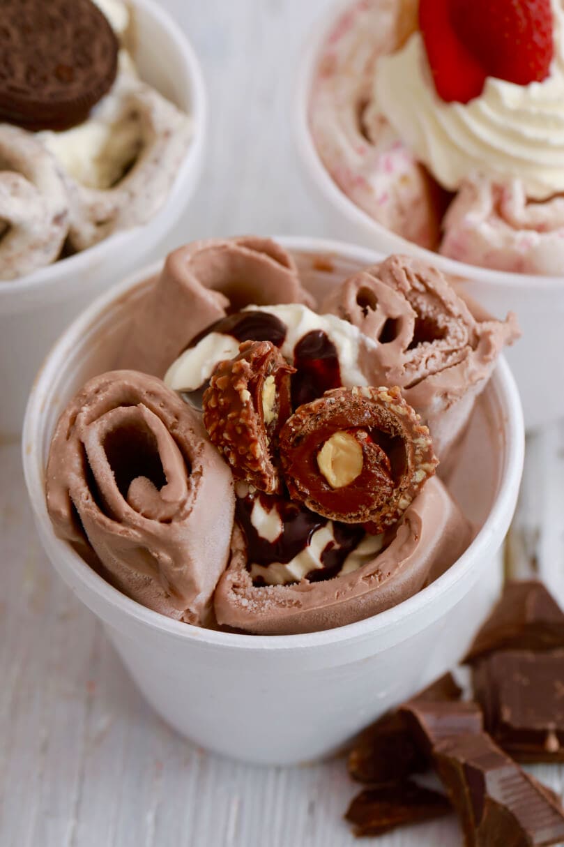 Ice Cream Rolls  Vanilla & Brownie / Fried Thailand Ice Cream