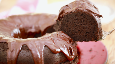 https://www.biggerbolderbaking.com/wp-content/uploads/2018/08/Chocolate-Bundt-cake1-480x270.png