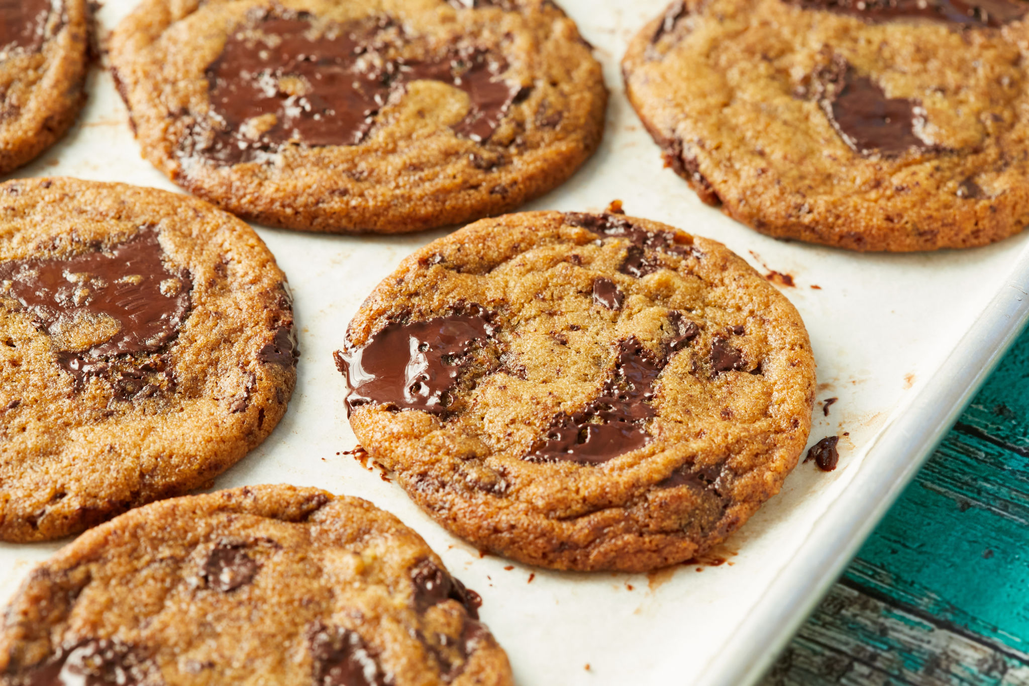 https://www.biggerbolderbaking.com/wp-content/uploads/2021/01/Chewy-Chocolate-Chip-Cookie-Thumbnail2-scaled.jpg