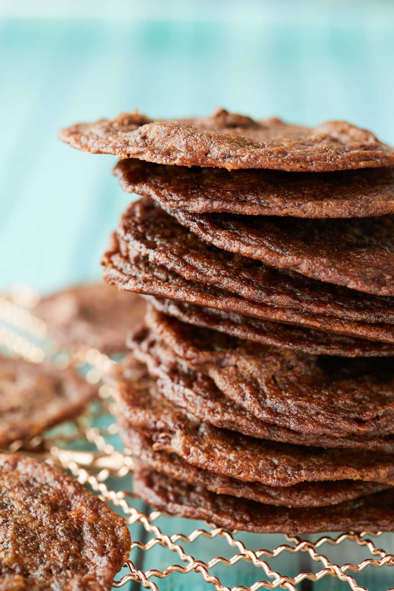 https://www.biggerbolderbaking.com/wp-content/uploads/2021/03/Thin-and-Crispy-Chocolate-Chip-Cookies2-scaled.jpg