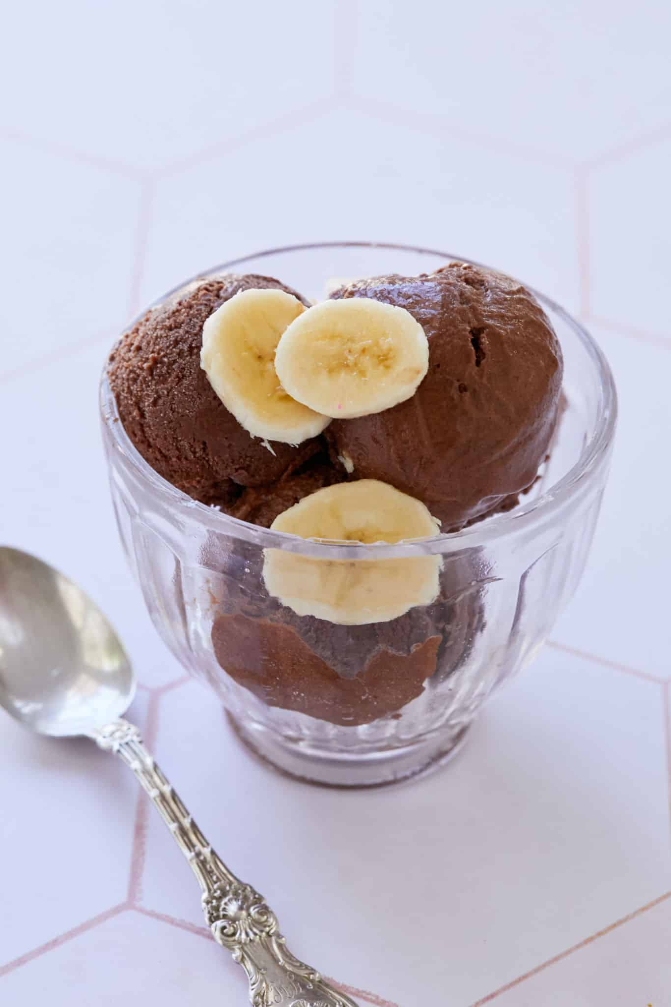 https://www.biggerbolderbaking.com/wp-content/uploads/2022/06/Bana-Date-Choco-Breakfast-Ice-Cream2-scaled.jpg