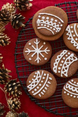 Pepparkakor (Swedish Ginger Cookies) - Bigger Bolder Baking