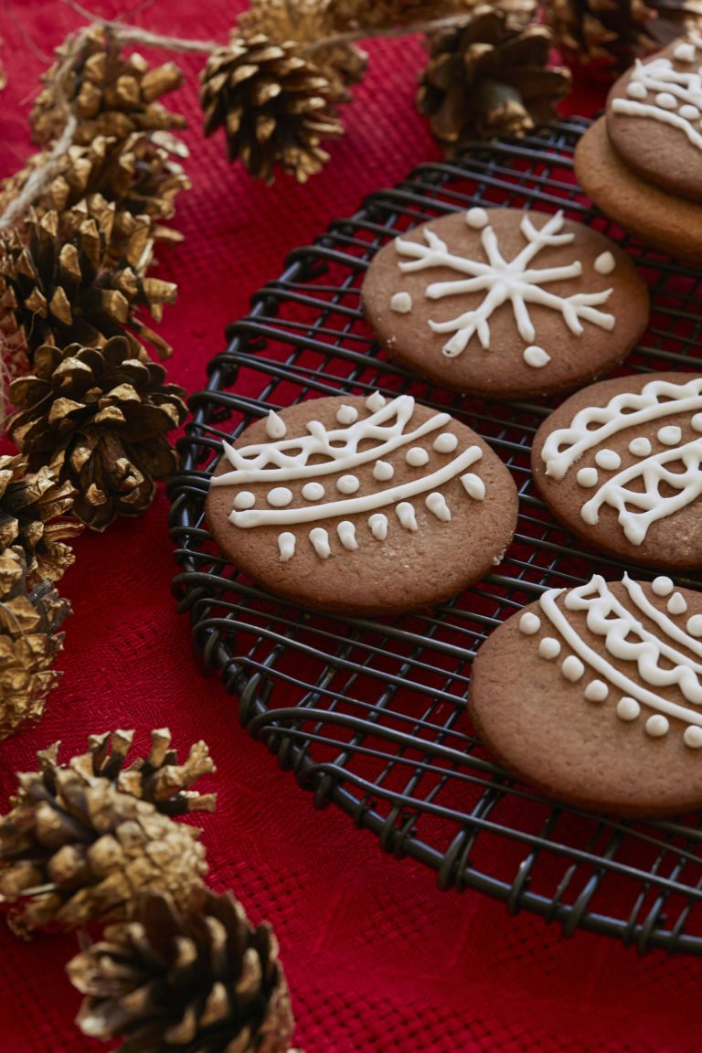 Pepparkakor (Swedish Ginger Cookies) - Bigger Bolder Baking